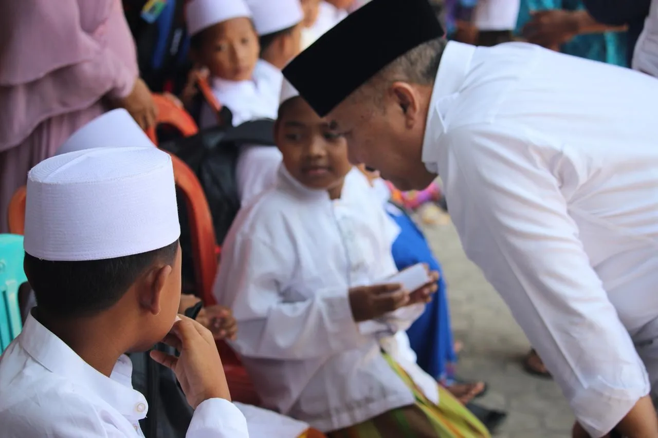 Hadiri Khitanan Masal, Mantan Kajati Jatim Akan Berantas yang Sunat Dana Rakyat