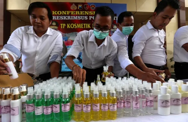 Polisi Grebek Produk Kosmetik Ilegal Omzet Puluhan Juta Di Kediri