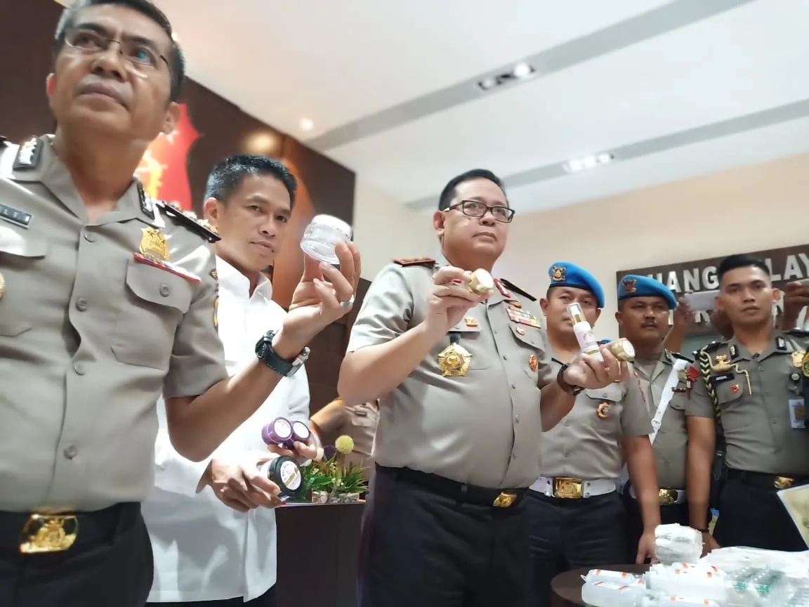 Terkait Kasus Kosmetik Ilegal, Nella dan Via Vallen Batal Diperiksa Hari Ini