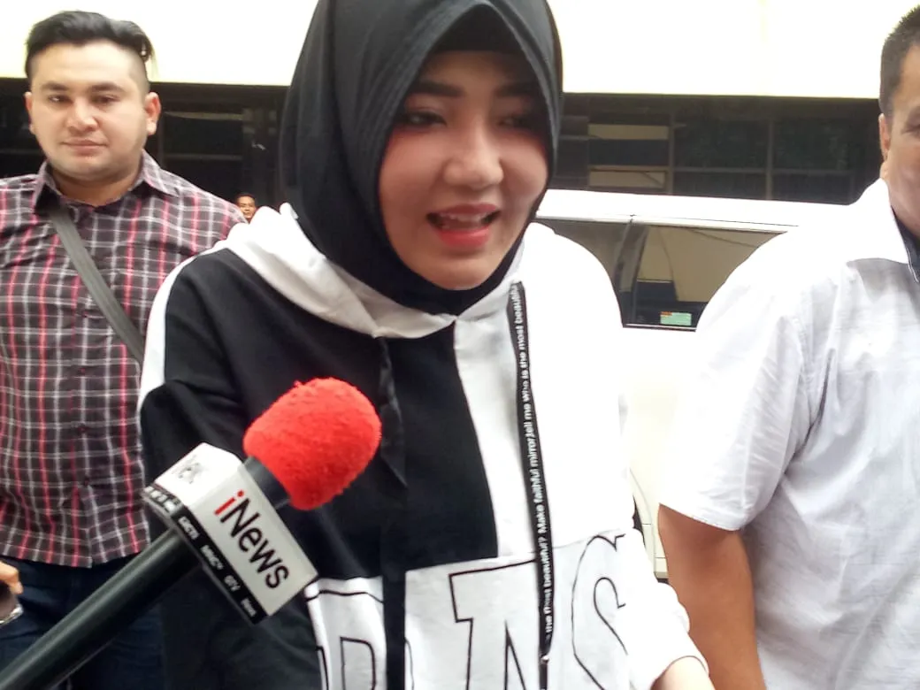Diperiksa 6 Jam Soal Kosmetik Ilegal, Begini kondisi Via Vallen