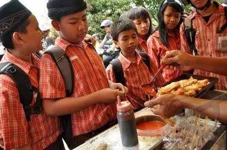 BPPOM Surabaya : Awas,Banyak Jajanan Tidak Higienis Di Sekolah