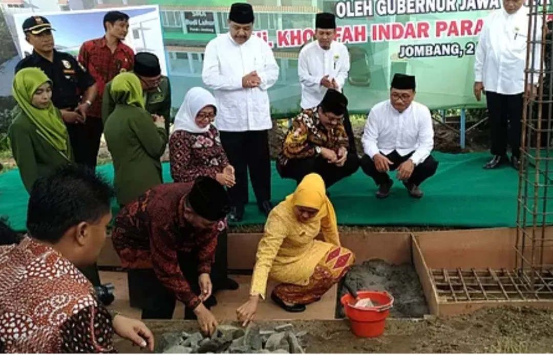 Dihadapan Ribuan Santri Pesantren Gadingmangu, Ini Pesan Khofifah Untuk Generasi Milenial