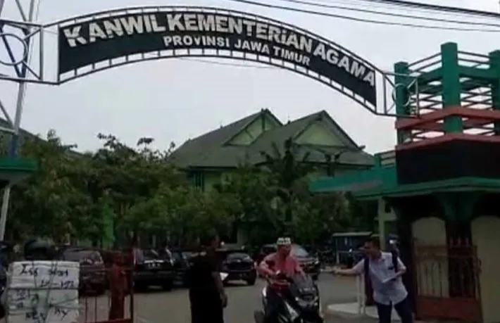 Baru Jabat 10 Hari, Kakanwil Kemenag Jatim Diduga Kena OTT KPK