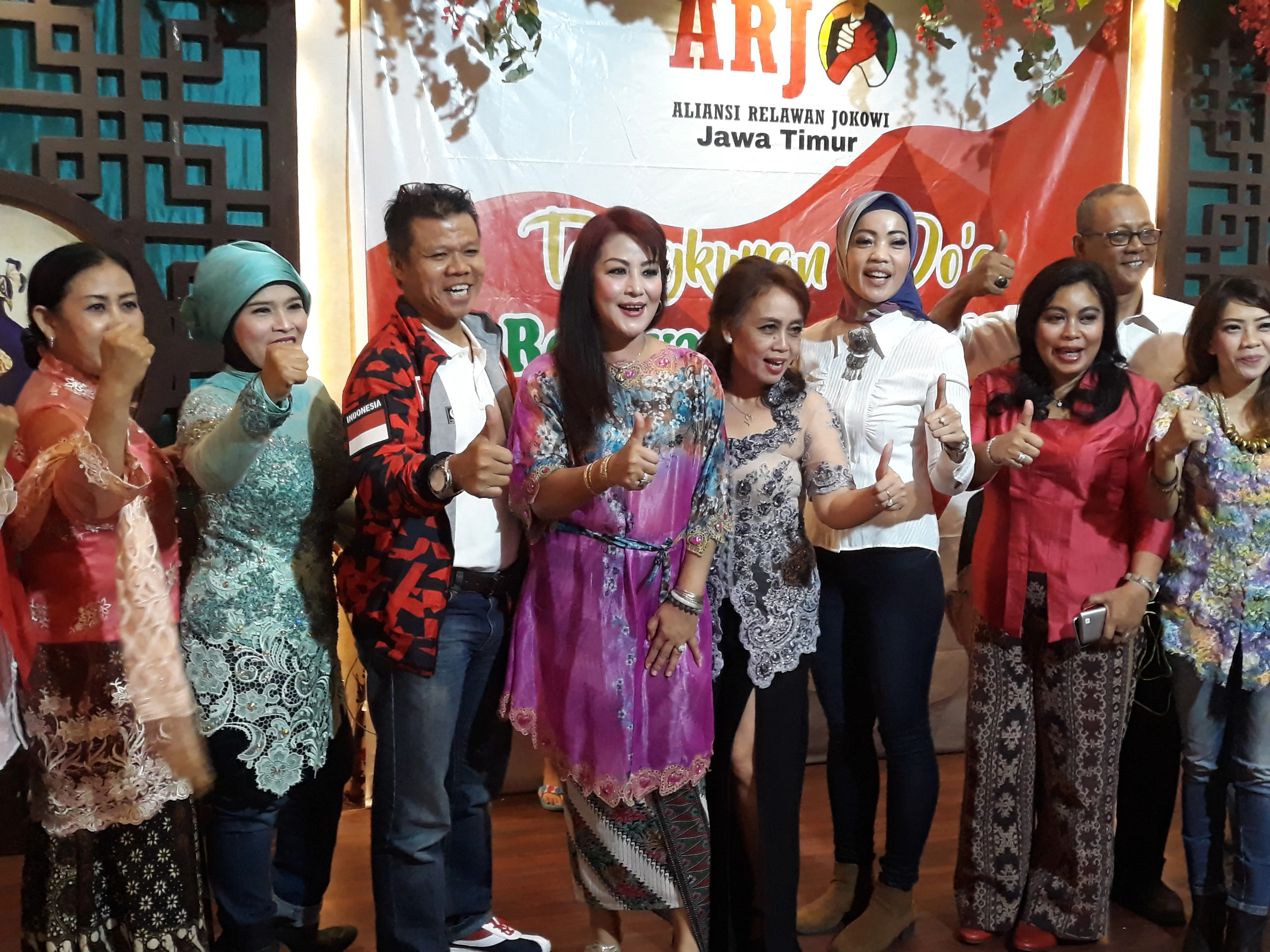 Di Surabaya, ARJ Gelar Syukuran Kemenangan Jokowi dan Santuni Anak Yatim