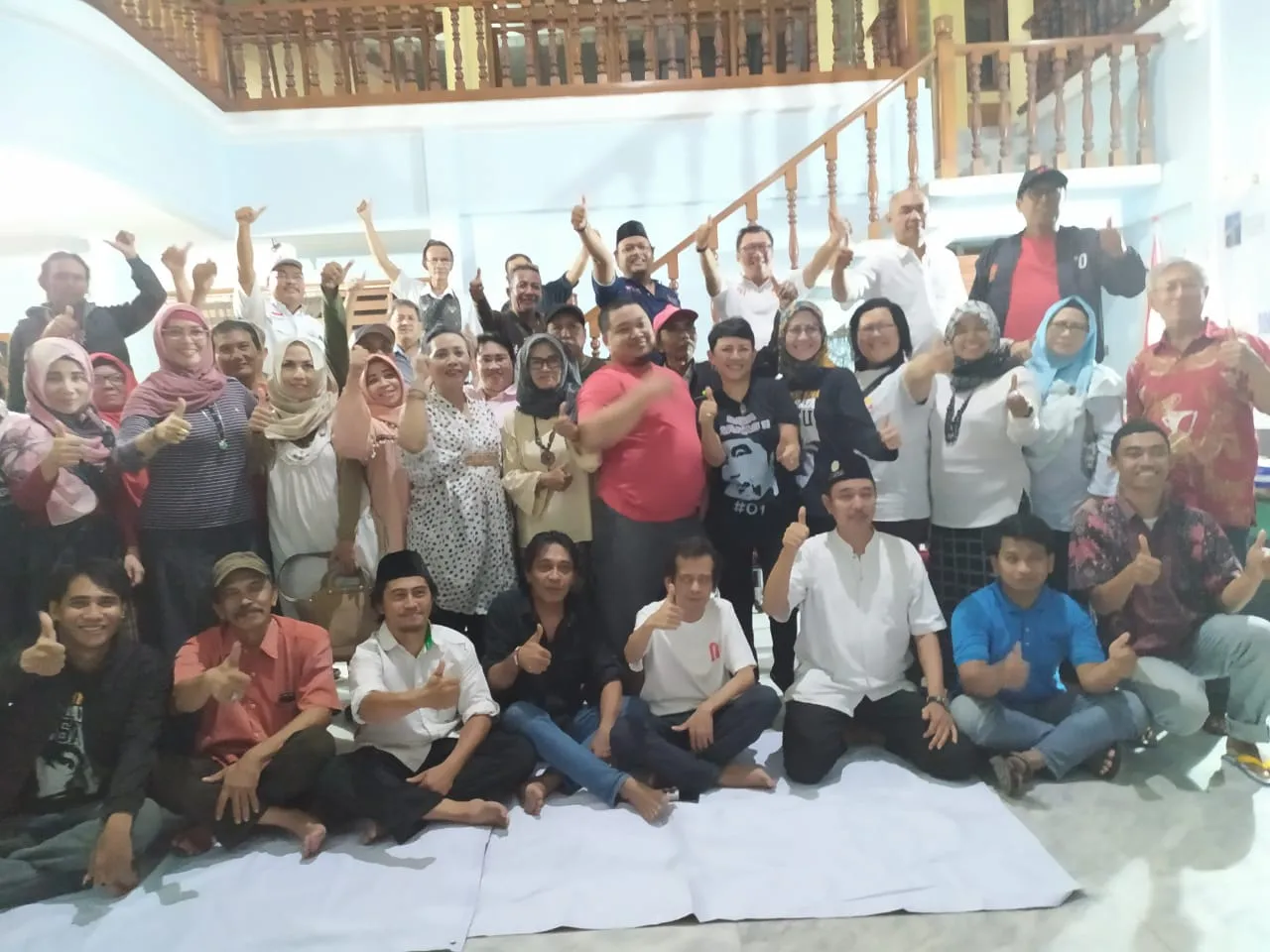 Tanpa Klaim Menang, Relawan Jokowi di Surabaya Syukuran Sate Kambing 