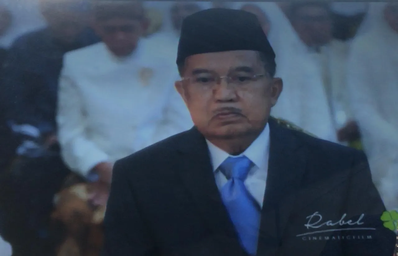 Wapres JK Jenguk Risma di RSUD dr. Soetomo