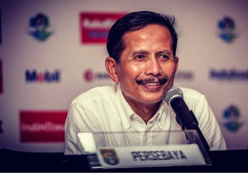 Jelang Away ke Malang, Persebaya Pecat Djanur