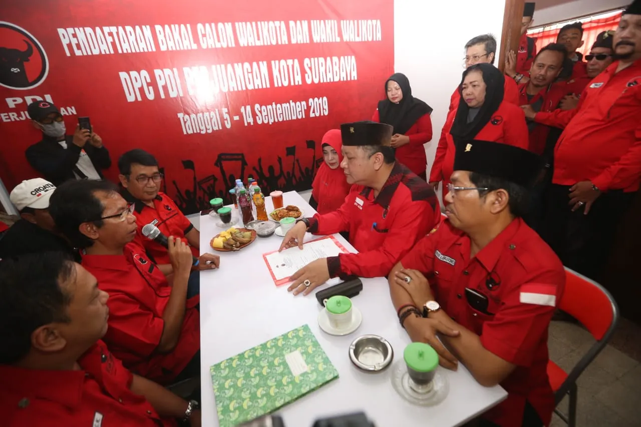 Megawati Tunjuk Adi Sutarwijono Pimpin DPRD Surabaya