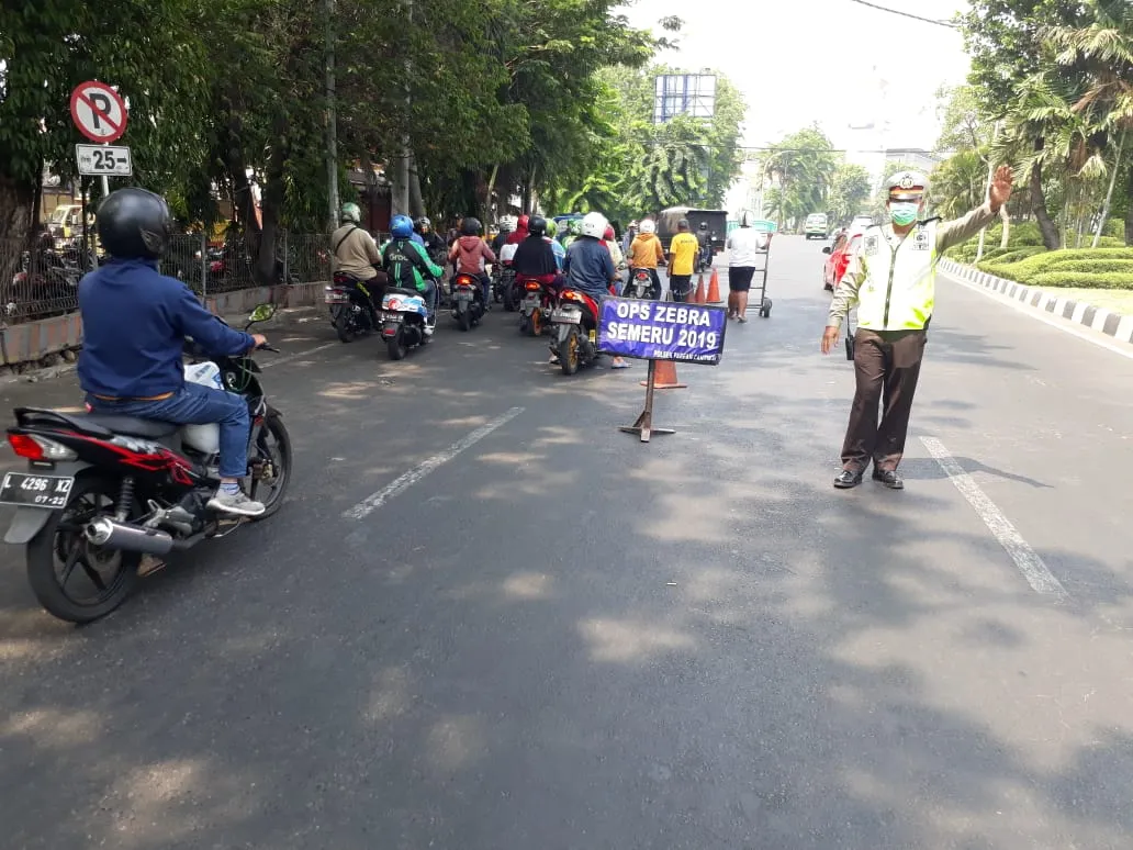 Polsek Semampir Operasi Zebra Semeru di Stasiun Kota