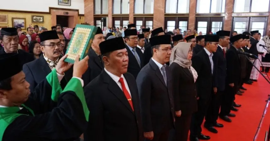 Lantik 82 Pejabat Pemkot, Ini Pesan Wali Kota Risma