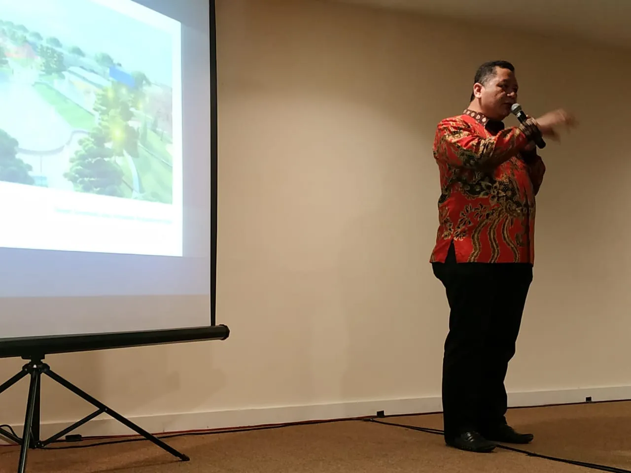 Klaim Survey Tertinggi Cawali, Whisnu Sakti Suguhkan Surabaya Modern