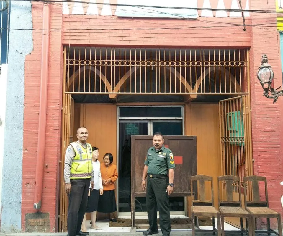 Personil Polsek Pabean Cantikan Lakukan Pengamanan Kebaktian Gereja Bethel Tabernakel