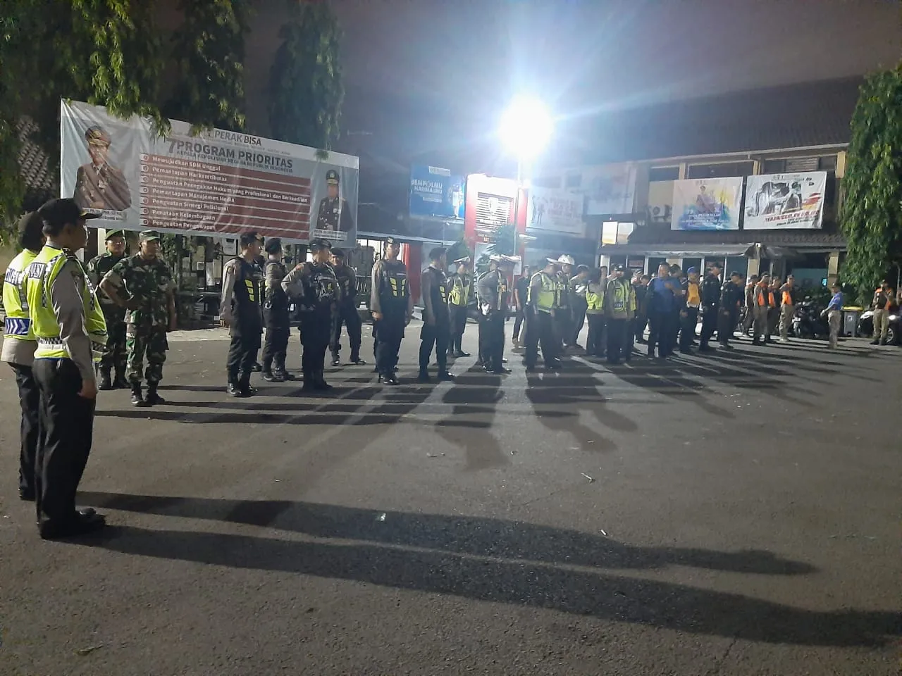 Jaga Keamanan, Polres Pelabuhan Tanjung Perak Gelar Operasi Gabungan