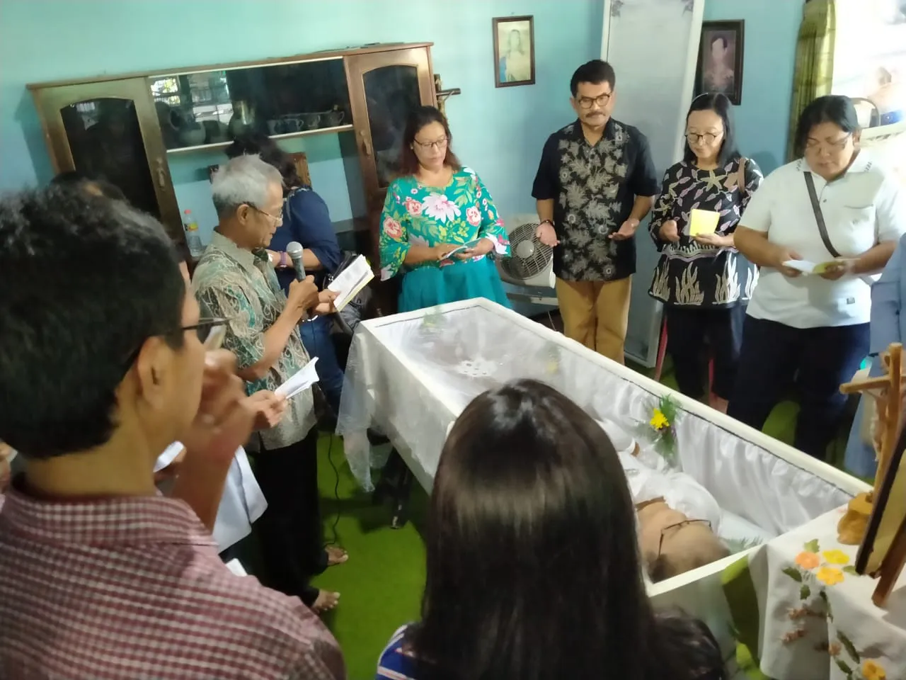 Ke Rumah Duka Ibunda Ketua PDIP Surabaya, Risma: Yang Sabar Ya