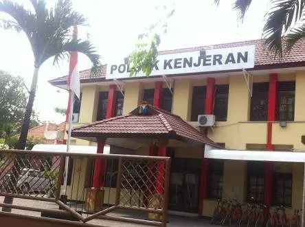Polsek Kenjeran Datangi TKP Pekerja Proyek Tewas 