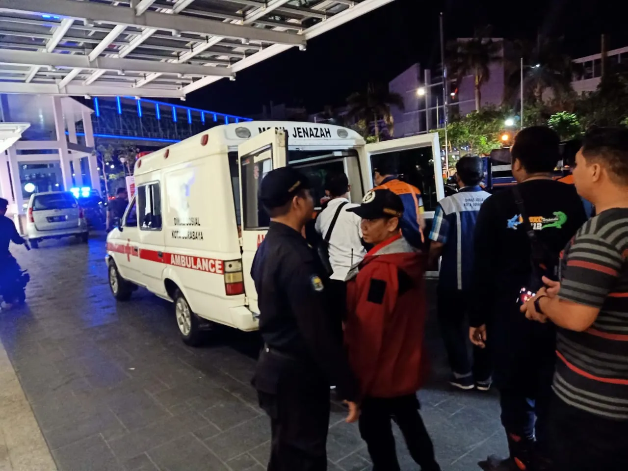 Pengunjung Galaxy Mall Surabaya Tewas Jatuh dari Lantai 4