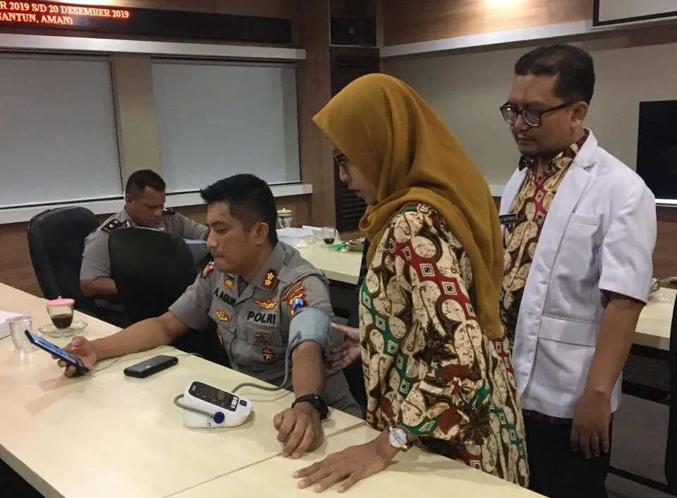 Cegah Personil Derita Sakit Berat,Polres Pelabuhan Tanjung Perak Gelar Jumat Sehat