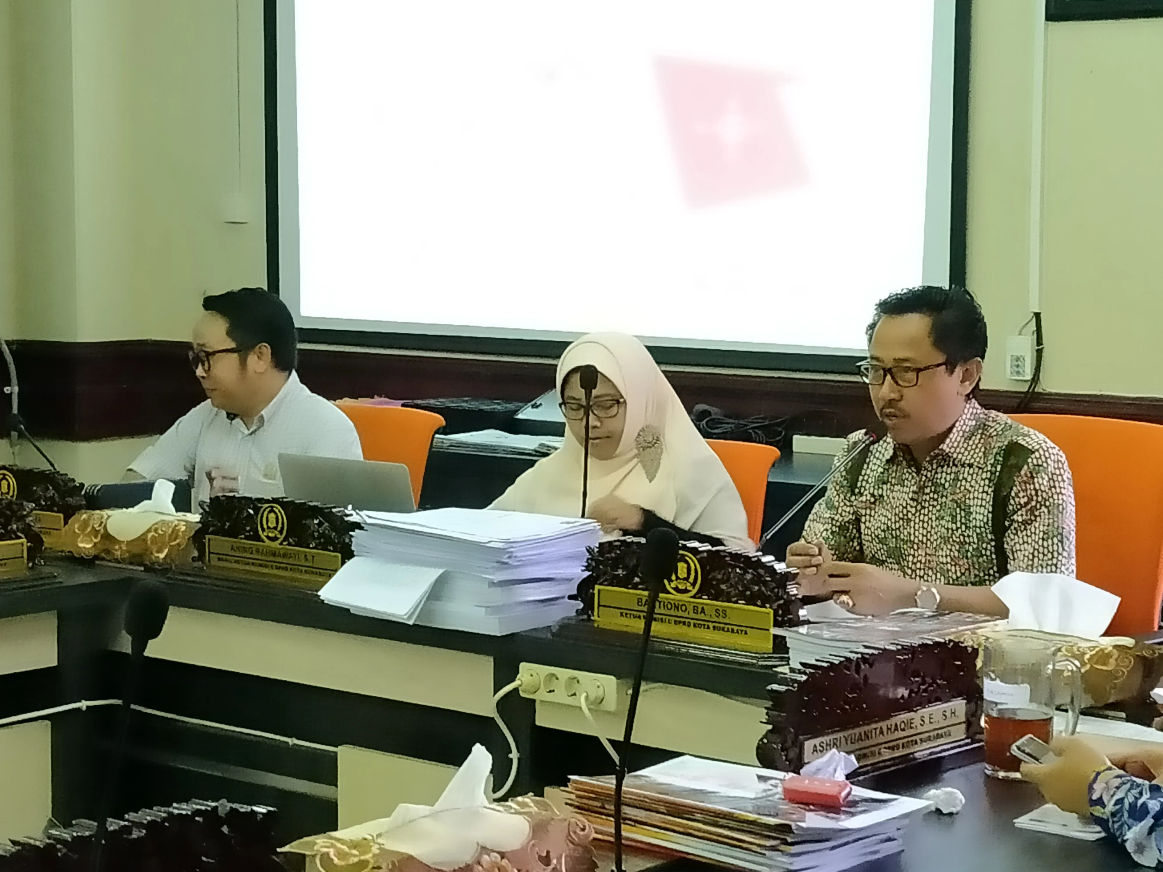 Warga Dharmahusada Mas Adukan Penyerahan PSU ke DPRD