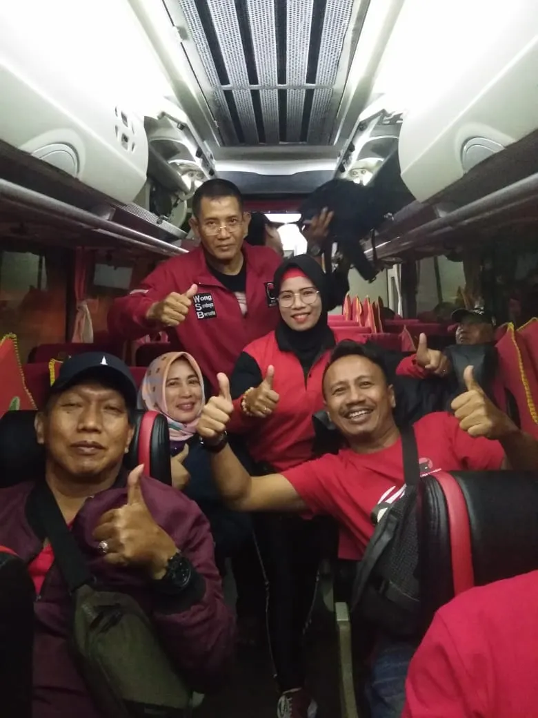 Meriahkan HUT PDIP ke 47, DPC Surabaya Berangkatkan Tiga Bus ke Jakarta