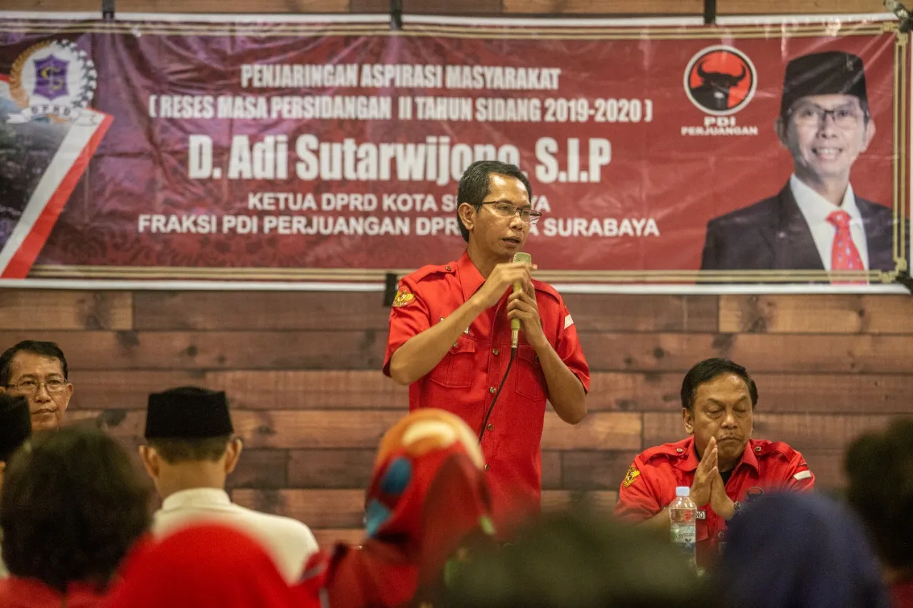 Reses di Gununganyar, Ketua DPRD Surabaya Dicurhati SMA/SMK Negeri