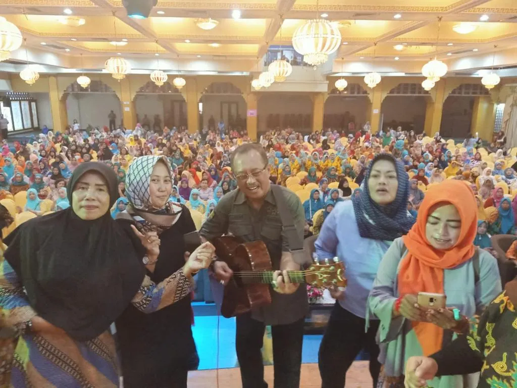 Ribuan Emak-emak Hadiri Sosalisasi Cak Ji Cawawali Surabaya 2020
