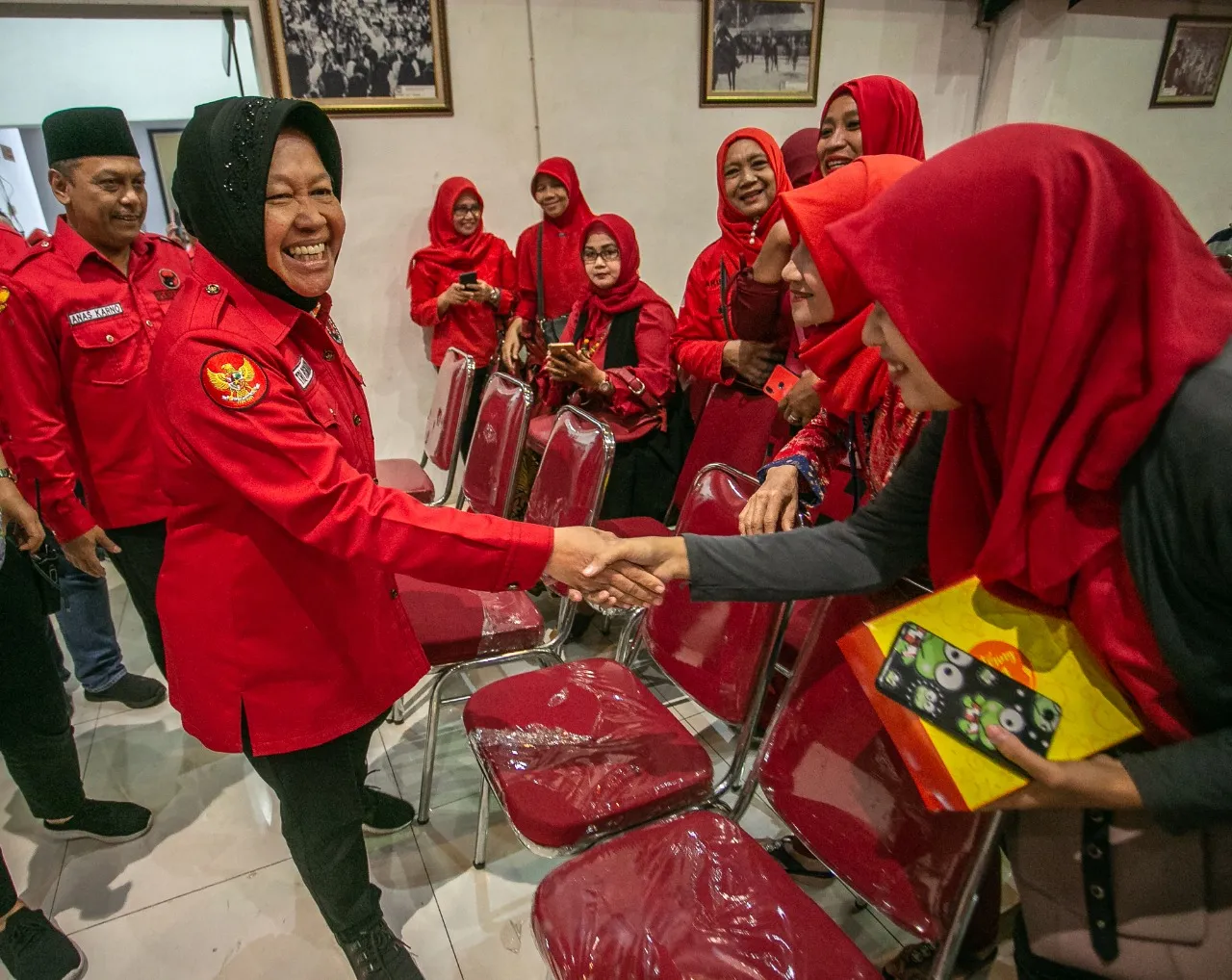 Pompa Semangat Pengurus Baru, Risma: Anak Muda, Jangan Ragu Bergabung PDI Perjuangan