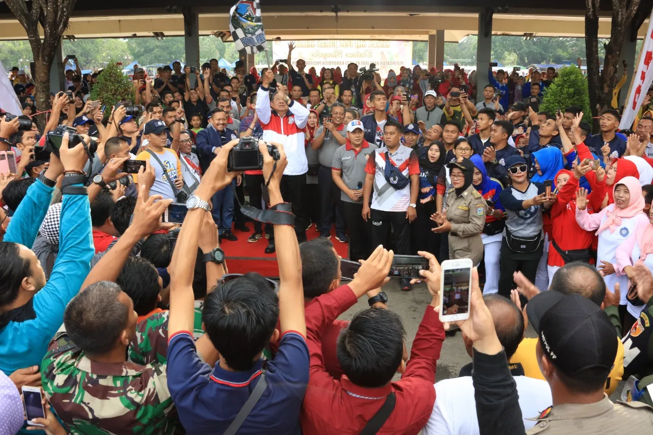SBY Lepas Peserta Jalan Sehat Diikuti Ribuan Warga Pacitan