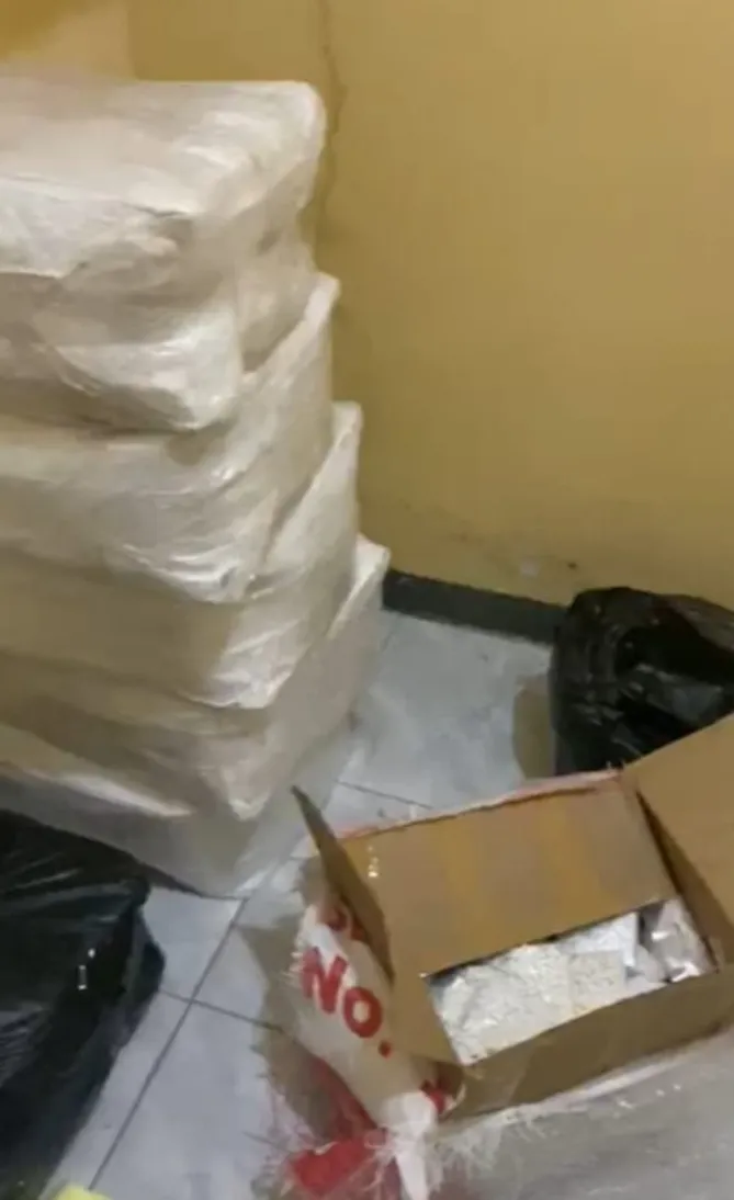 Polisi Berhasil Grebek Gudang Pil Koplo di Kediri, Jutaan Butir Ikut Disita