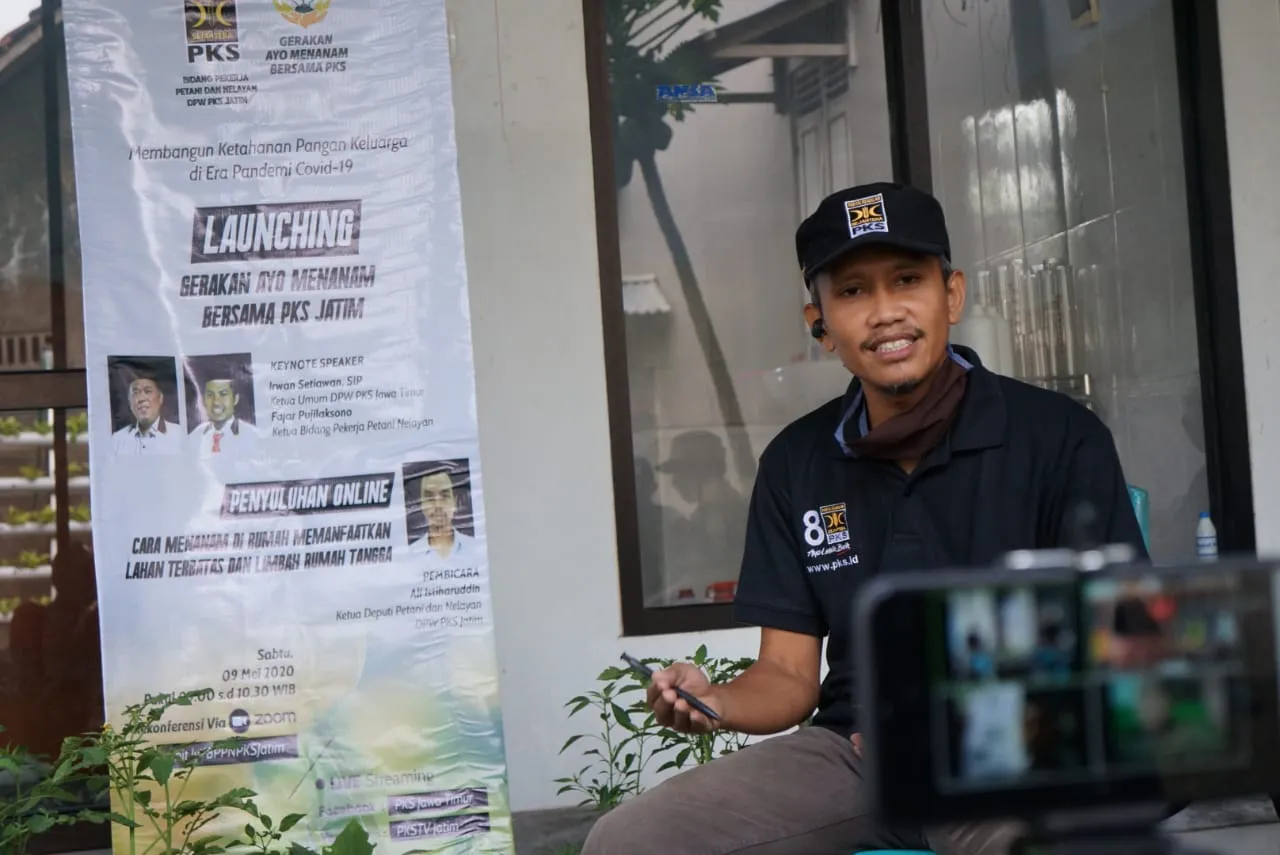 PKS Jatim Bikin Gerakan Ayo Menanam