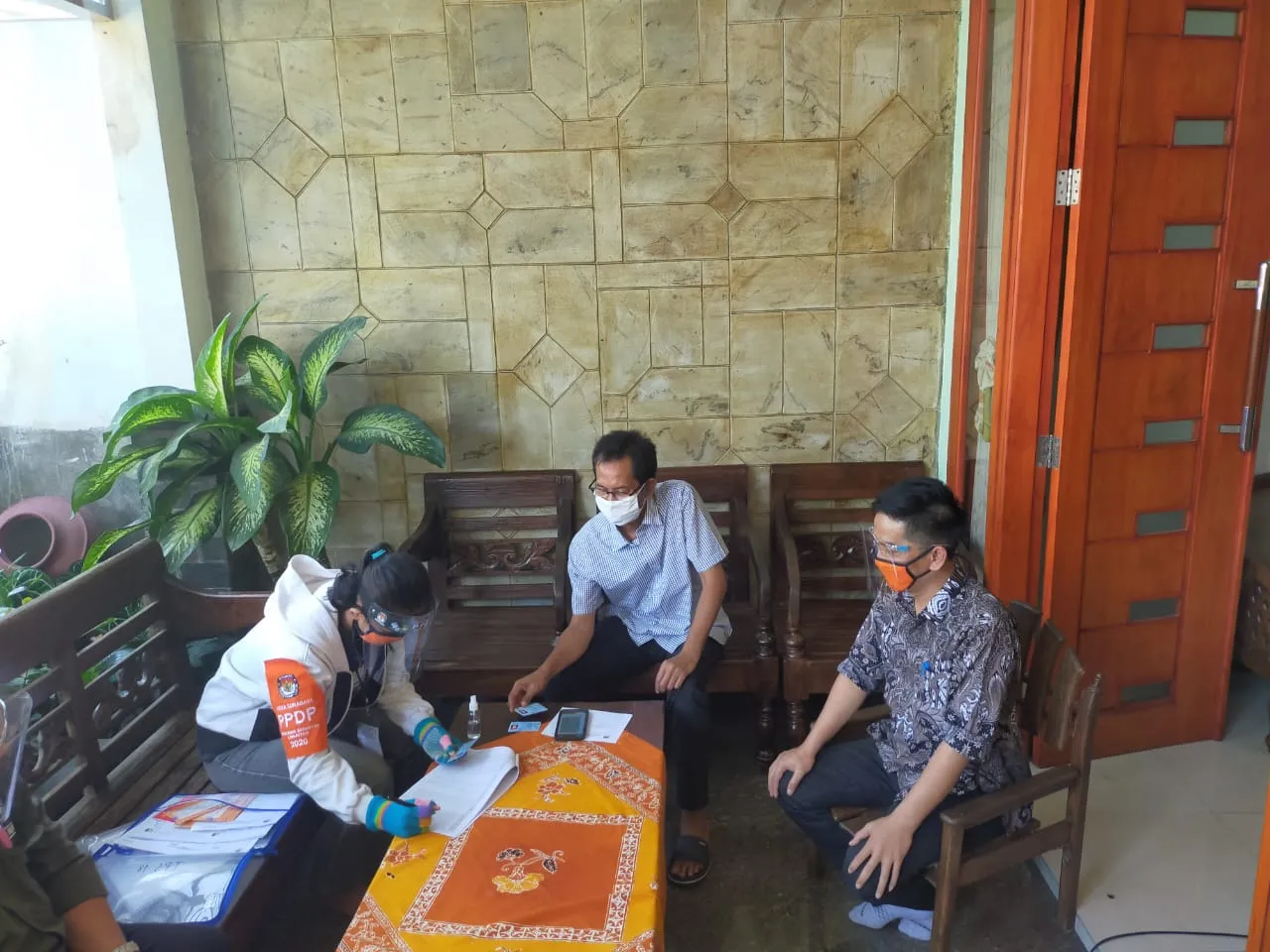 Didatangi Petugas Coklit, Ketua DPRD Surabaya: Pastikan Tidak Ada Pemilih Selundupan