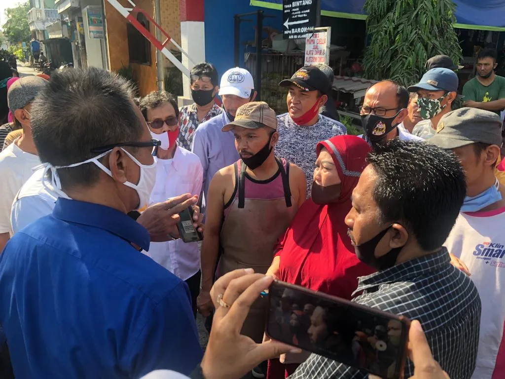Ratusan Pedagang Pasar Kedurus Demo, Minta Pemkot Tertibkan PKL Liar
