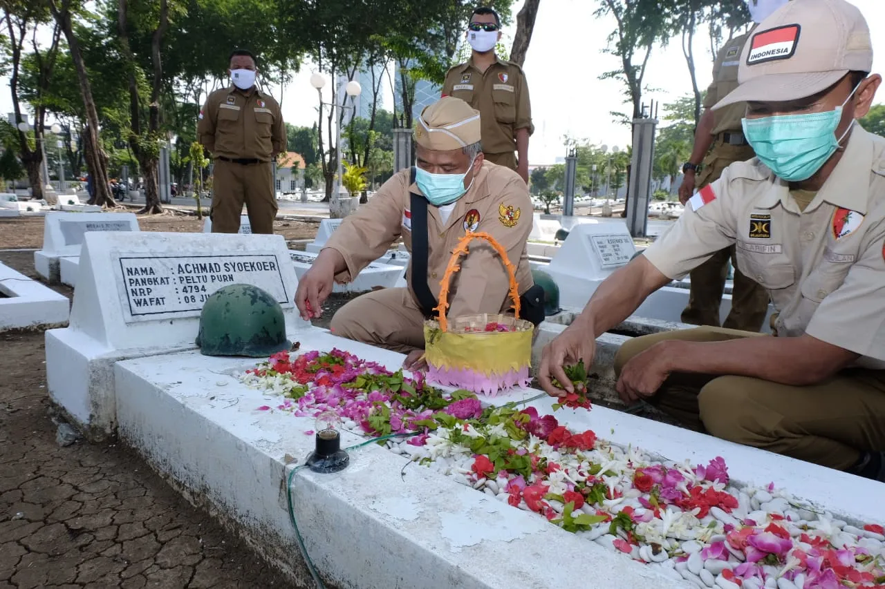 Upacara, Tabur Bunga dan Napak Tilas, PKS Jatim Peringati Hari Pahlawan