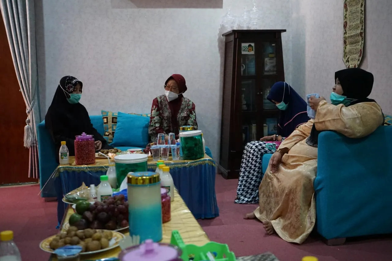 Pengasuh Ponpes Salafiyah Syafiiyah Ajak Alumninya Menangkan Eri-Armuji
