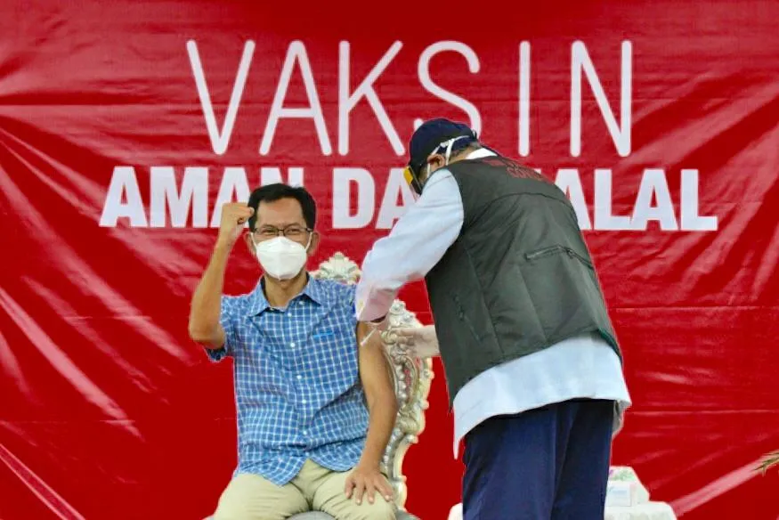 Berangkat Vaksinasi Covid-19, Ketua DPRD Surabaya Berbekal Sarapan Nagasari