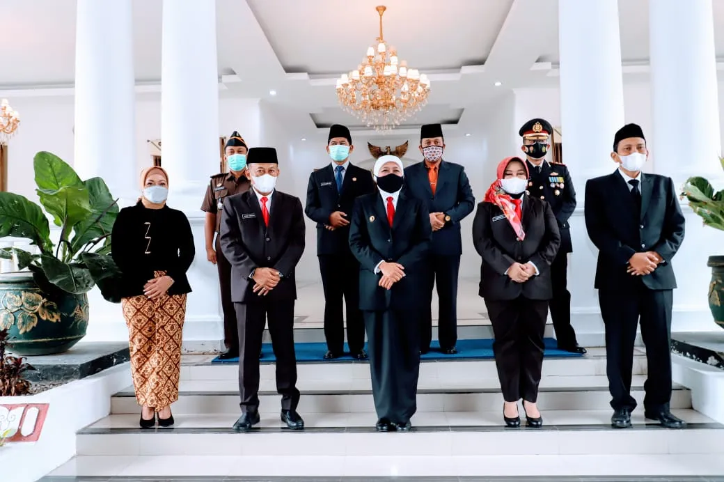 Sertijab Hari Ke 4, Khofifah Ingatkan Para Bupati Segera Bangkitkan Ekonomi