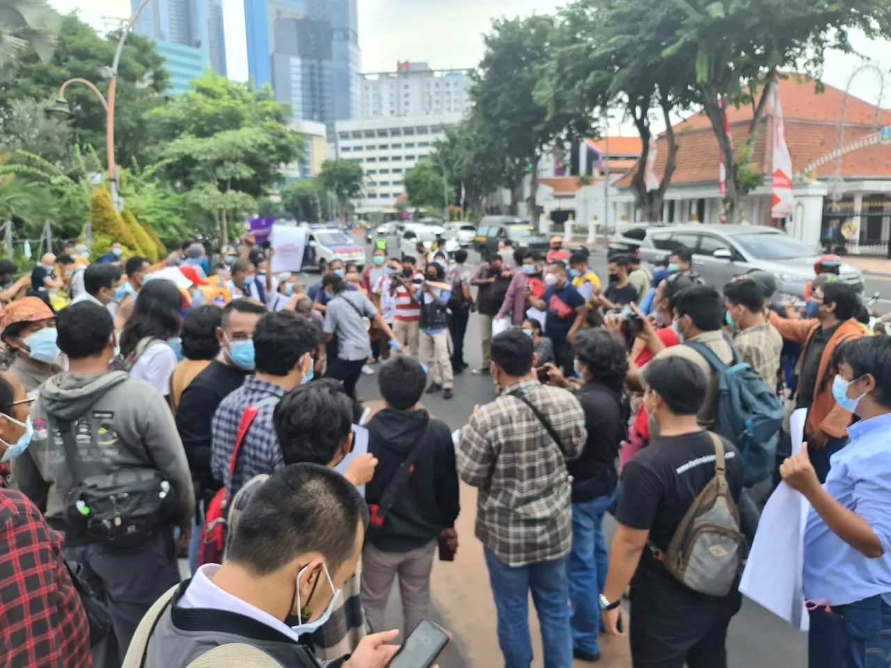 Wartawan Surabaya Demo Minta Aparat Usut Tuntas Kasus Kekerasan pada Jurnalis Tempo