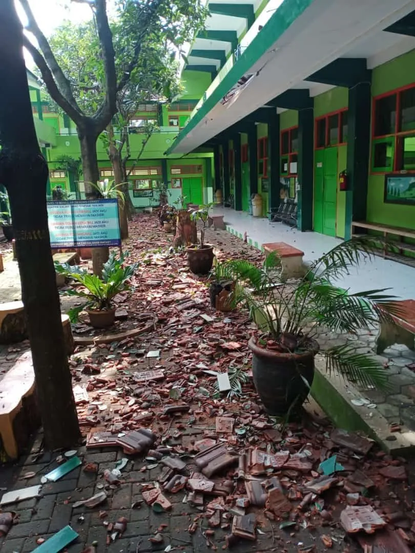 Akibat Gempa 6,7 SR, PLN Laporkan Sejumlah Wilayah di Malang Selatan Listrik Padam