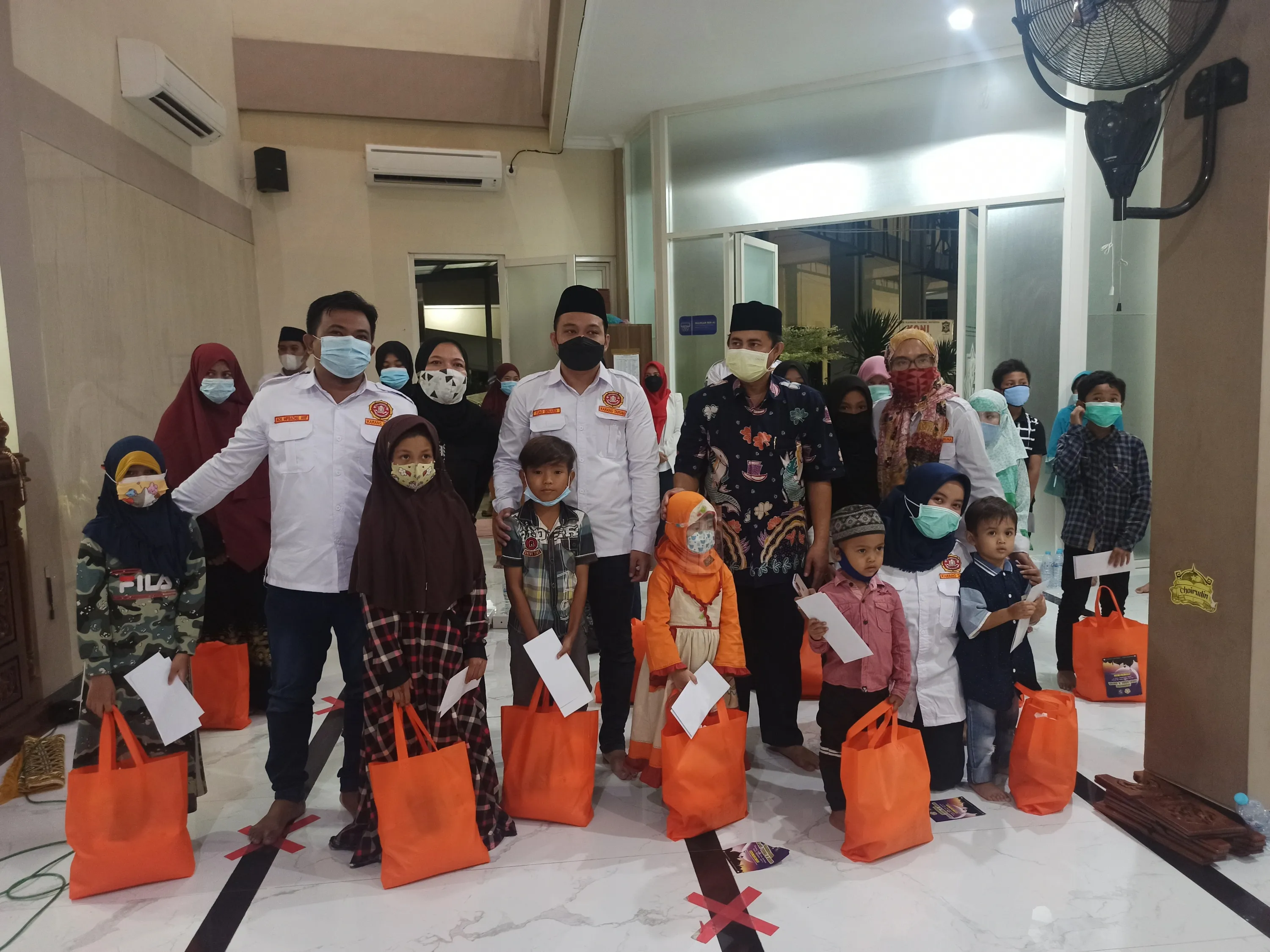 Safari Ramadhan, Kartar Kota Surabaya Beri Santunan Anak Yatim Dan Duafa