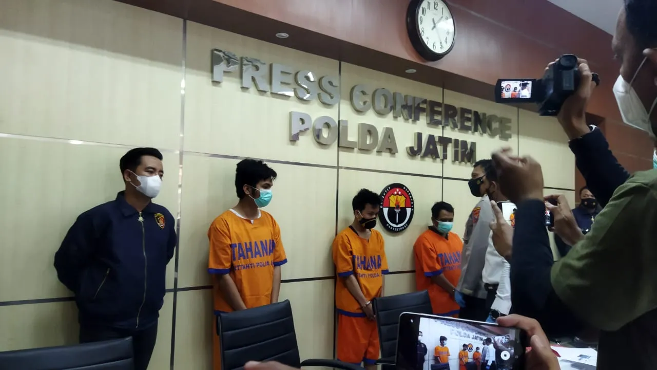Polisi Bekuk Komplotan Peretas Kartu Kridit, 4 Orang Diamankan