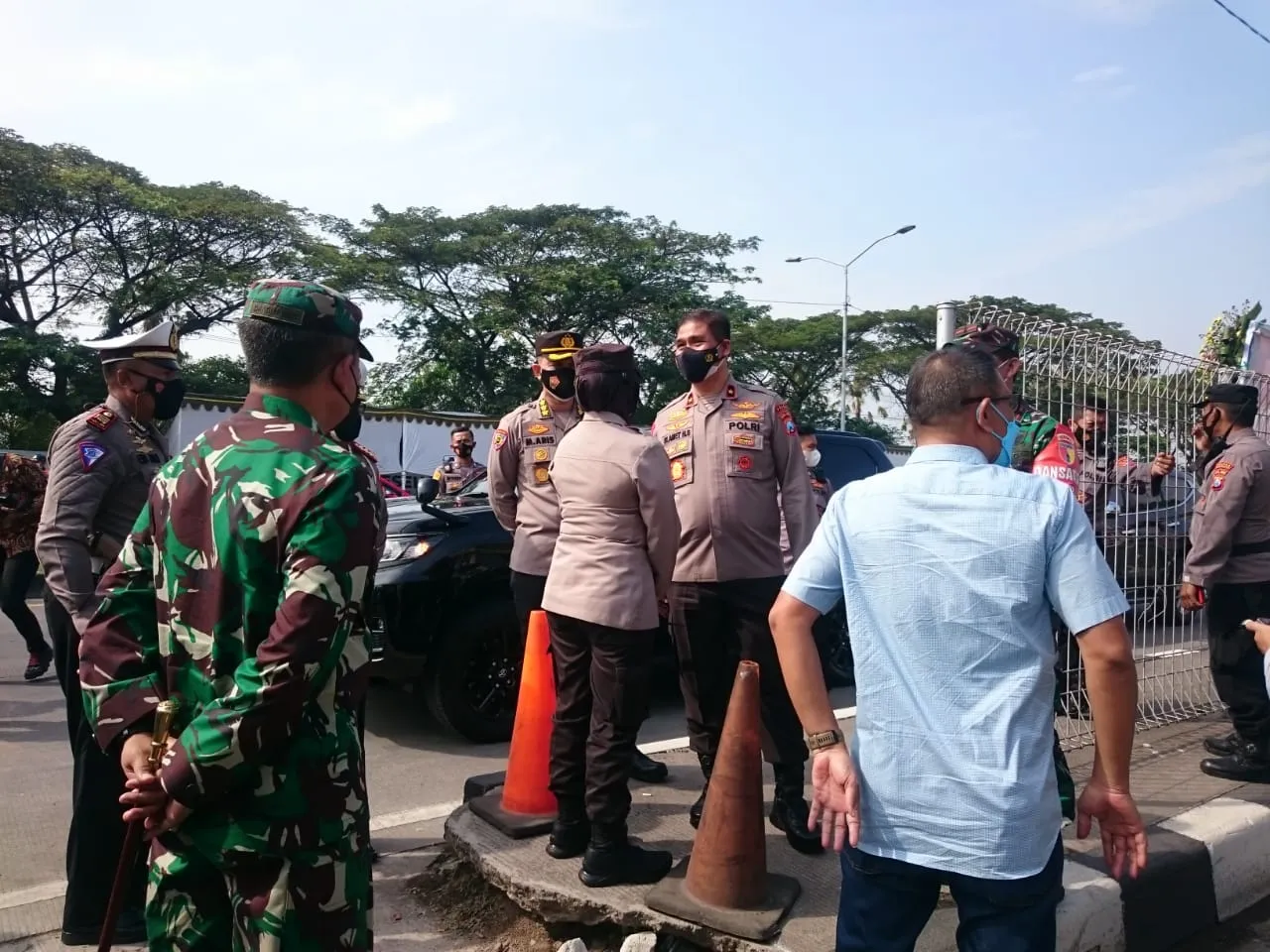 Tokoh Madura Ajak Warga Patuhi Prosedur Tangani Covid-19 di Suramadu: Kita Cegah Kemudaratan