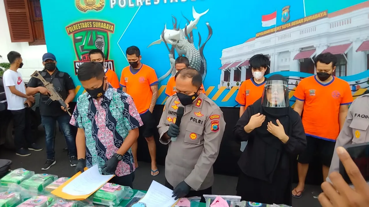 Polisi Tangkap 3 Kurir Narkoba di Surabaya, 20,5 Kg Sabu Disita