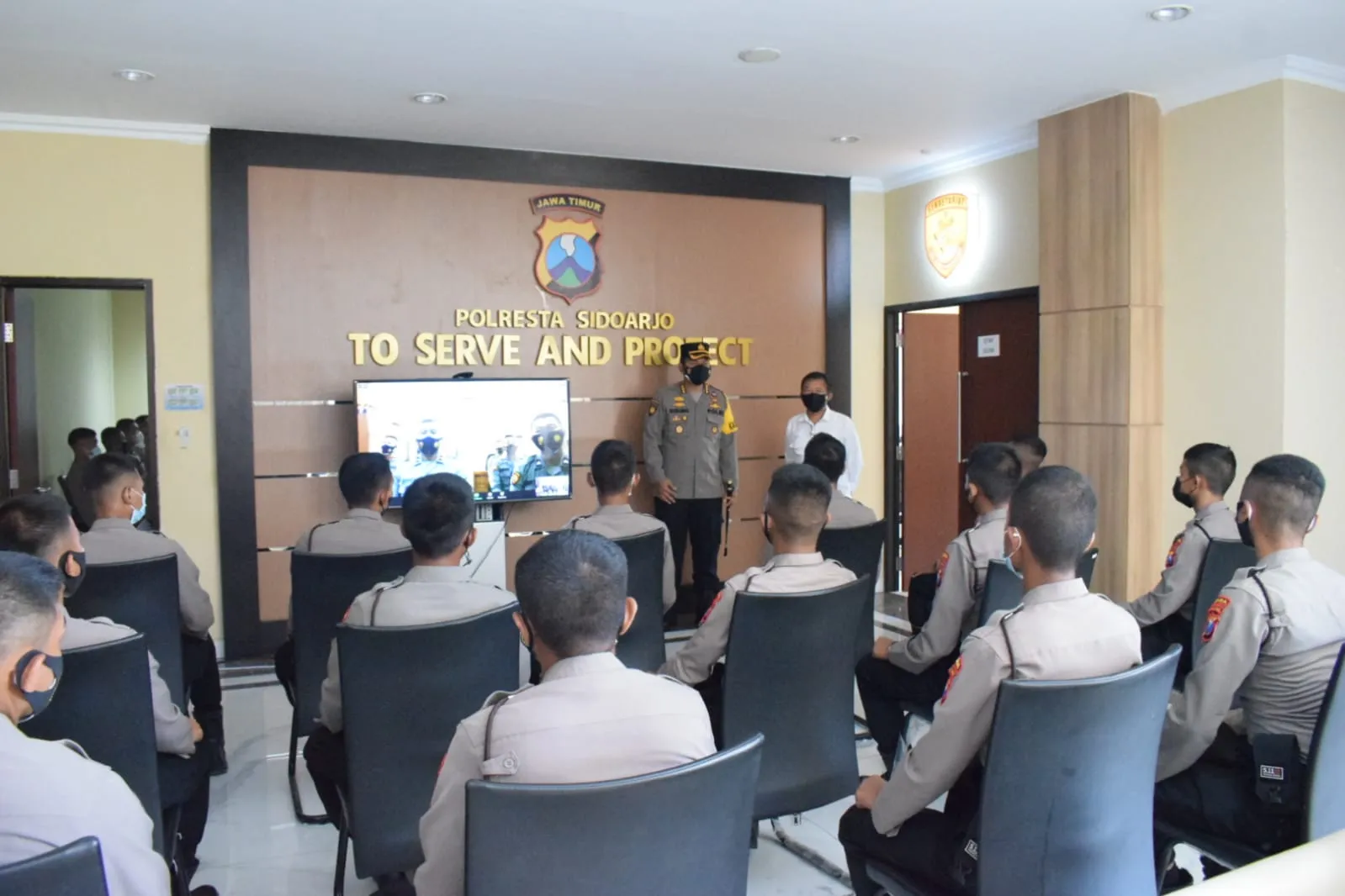 Kunjungi Sidoarjo, Bambang DH Ajak Warga Bergarak Bersama Perang Lawan Covid-19