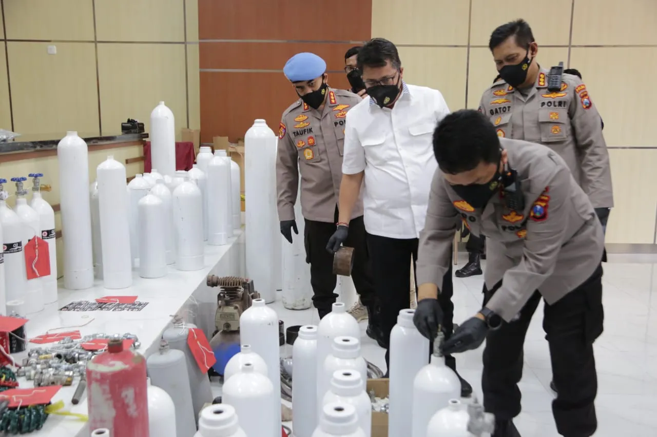 Polisi Amankan Seorang Pelaku Penjualan Tabung Oksigen Palsu di Surabaya