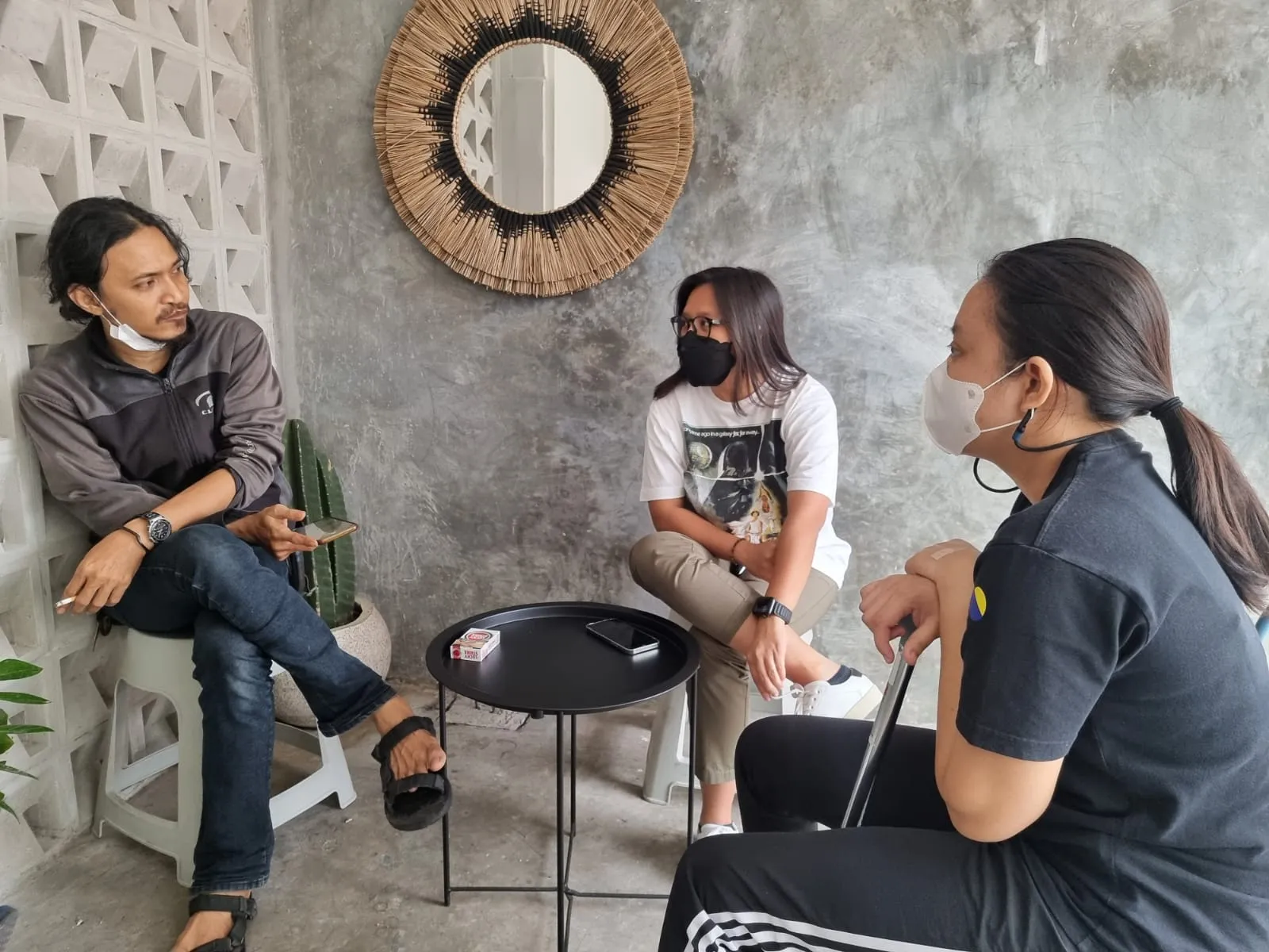 Intikopi Cafe, Makan dan Minum Kopi Seperti di Rumah Sendiri