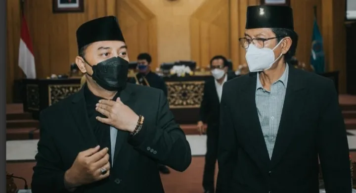 Ketua DPRD Apresiasi Langkah Wali Kota Eri Masukan R- APBD 2022 Lebih Awal