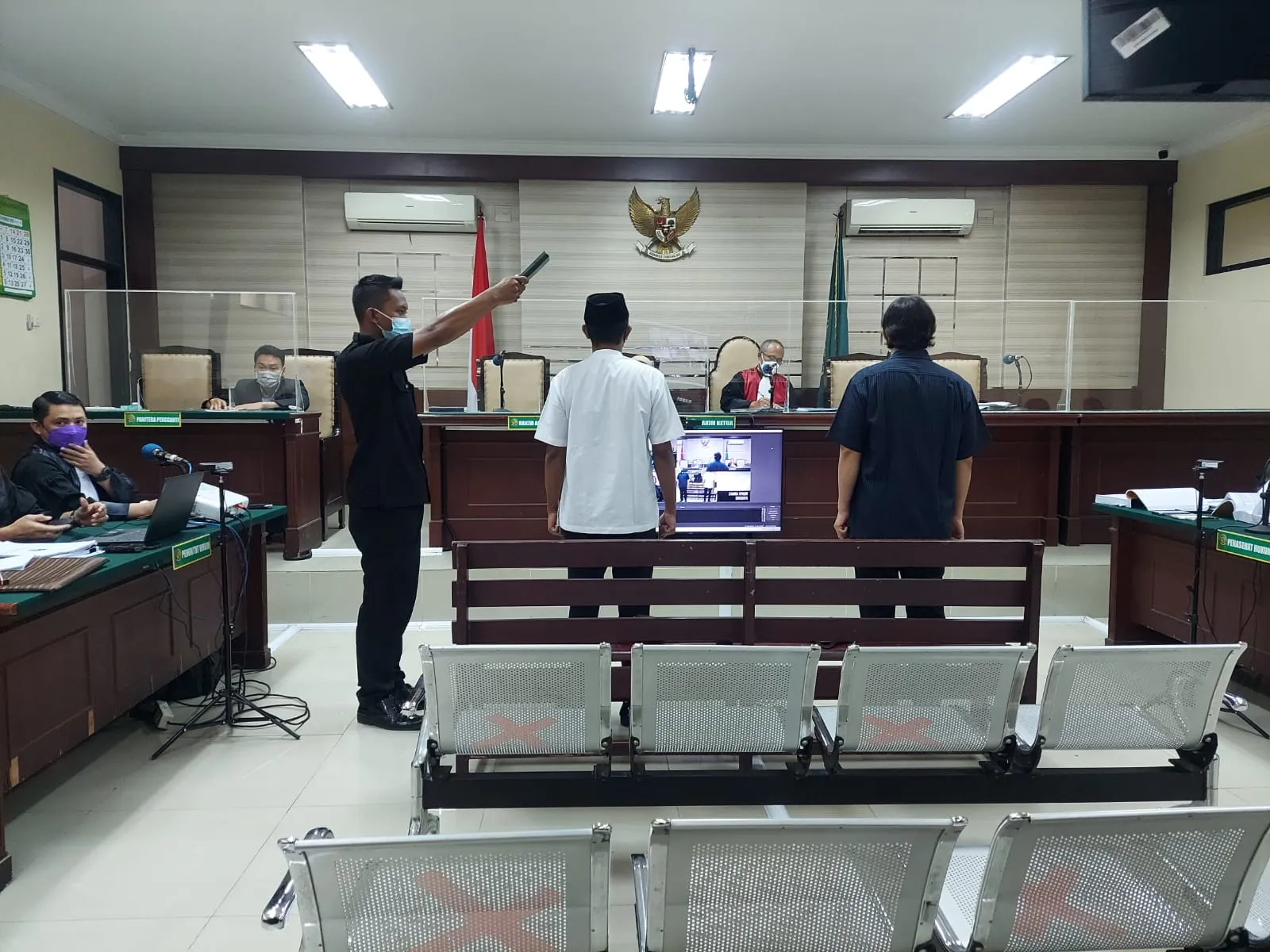Ajudan Eks Bupati Nganjuk Akui Uang Suap untuk Foya - foya dan Beli Mobil