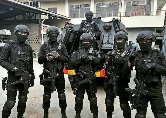 Densus 88 Anti Teror Tangkap Terduga Teroris di Driyorejo Gresik