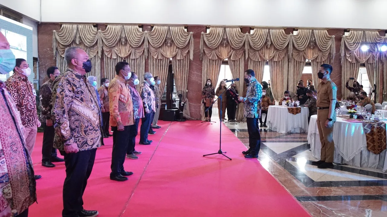 Wali Kota Eri Resmi Kukuhkan TPAKD Surabaya, Ini Peran dan Fungsinya