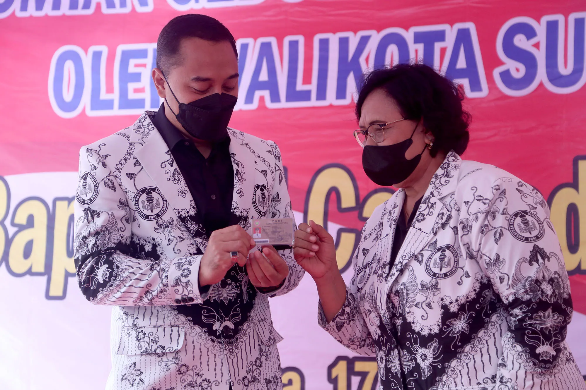 Wali Kota Eri Ajak PGRI Majukan Pendidikan di Surabaya