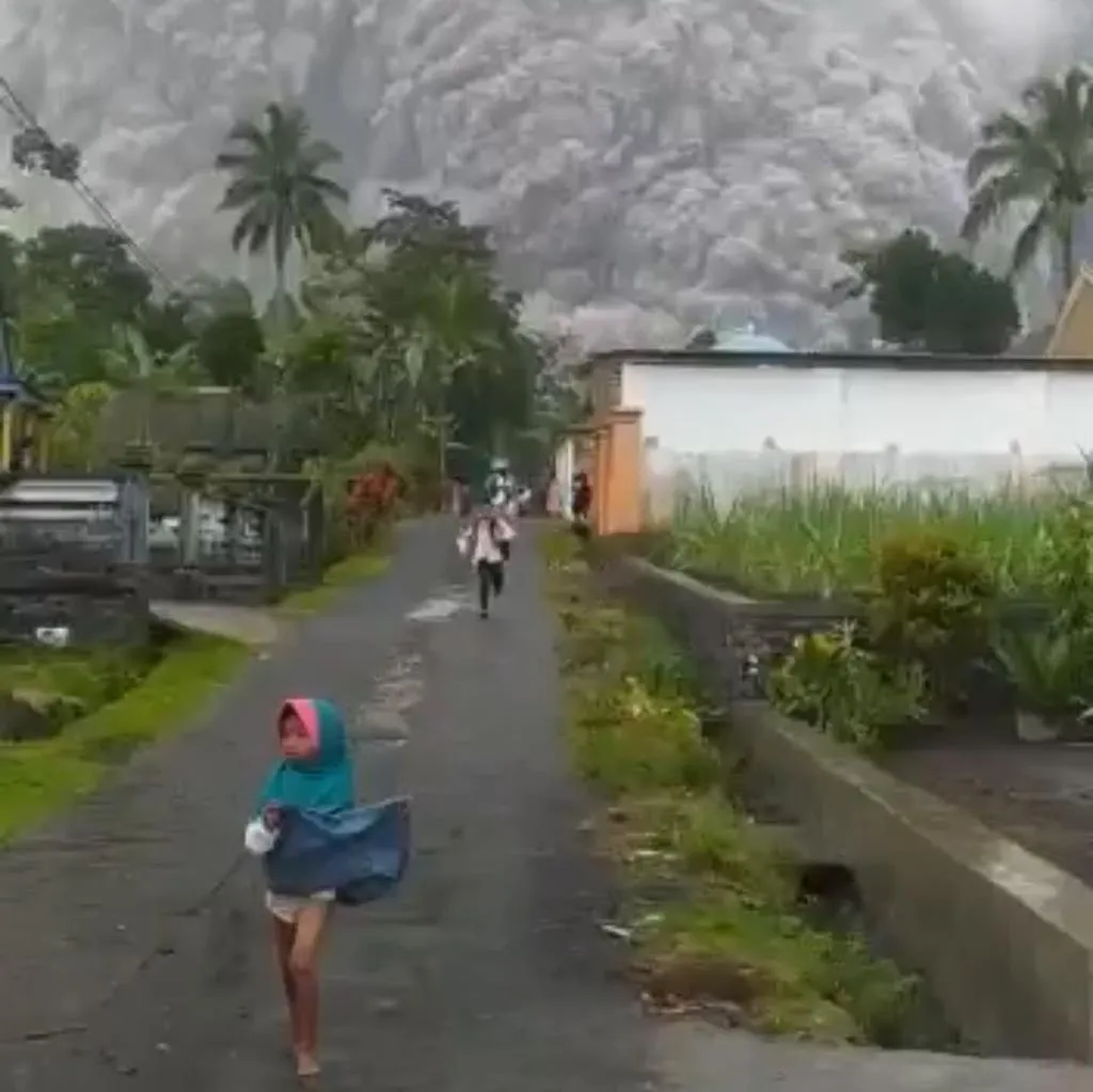 Temui Nurfida Gadis Kecil yang Viral Berlarian Hindari Awan Panas Semeru, Ini Kata HCM